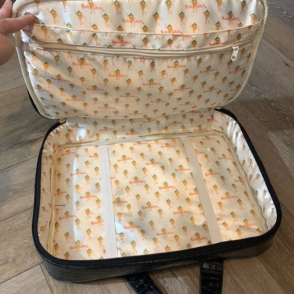 Mango Tango Carry On Bag - Picture 6 of 6